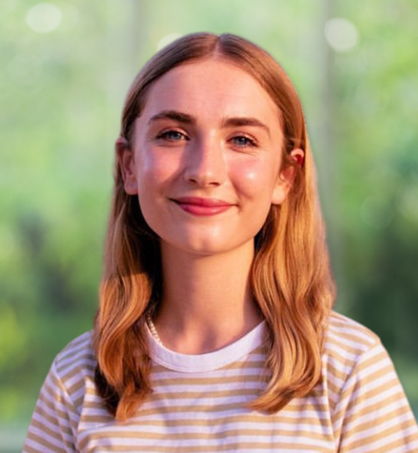 Charolotte's headshot.